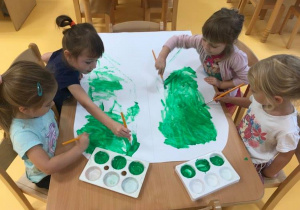 01 Dzieci malują herb Kleszczowa